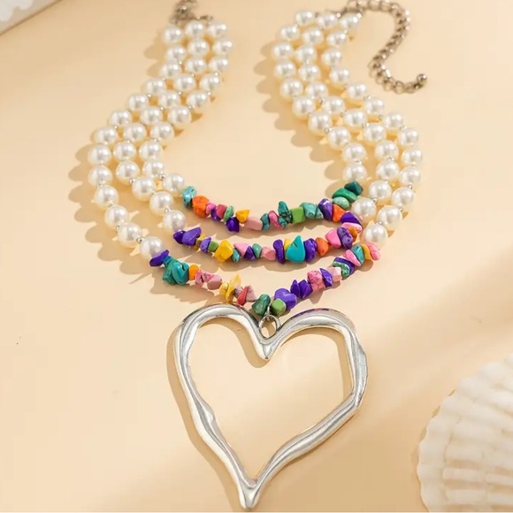 NEW| Beaded Multi-layer Crushed Stone Big Silver Heart Shaped Pendant Necklace - Picture 2 of 4